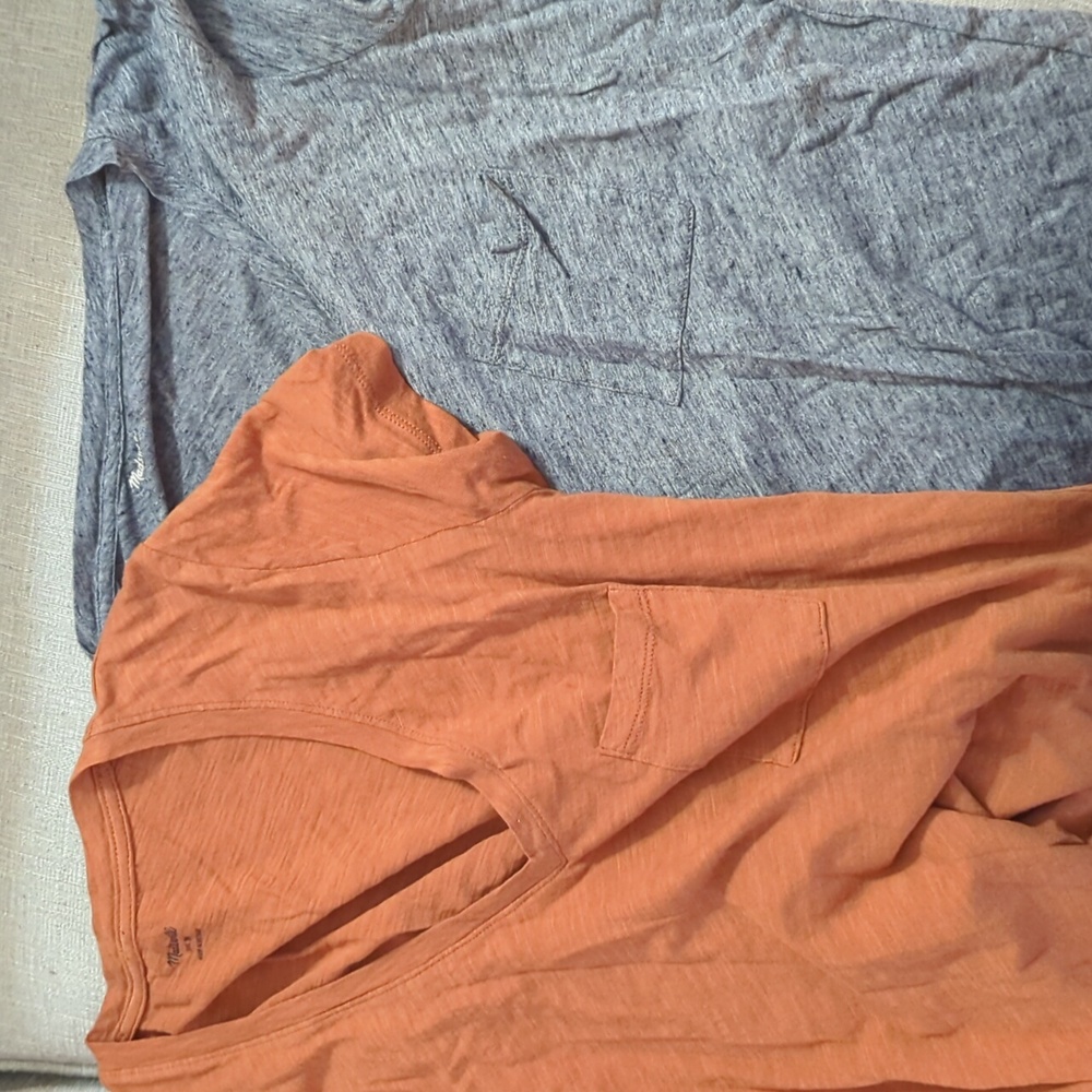 Bundle of 2 Madewell V-Neck Whisper Cotton Pocket Tees Size Medium - Picture 2 of 5